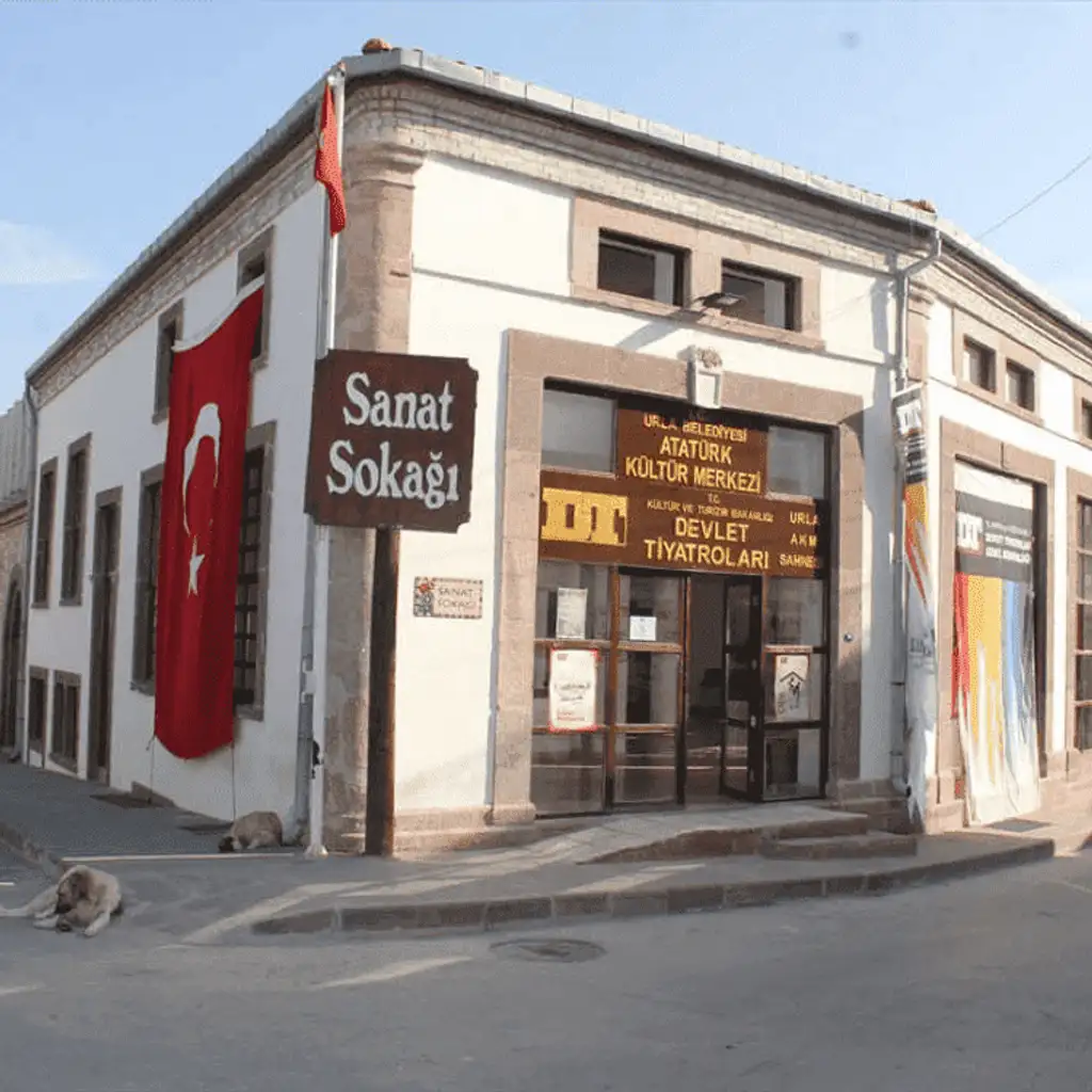 Urla Belediyesi Atatürk Kültür Merkezi