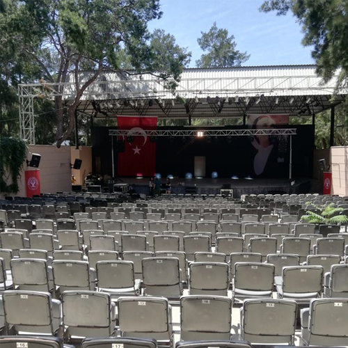 Bornova Ayfer Feray Açık Hava Tiyatrosu